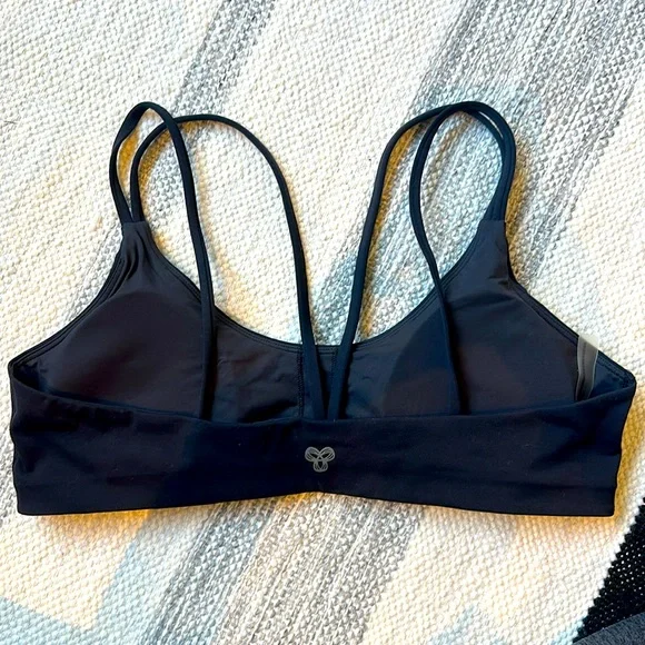 Aritzia TnA TnAction Padded Sports Bra - Picture 2 of 3